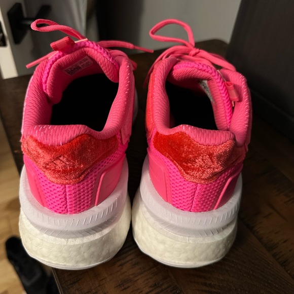 Hot pink adidas!!! - Picture 5 of 5